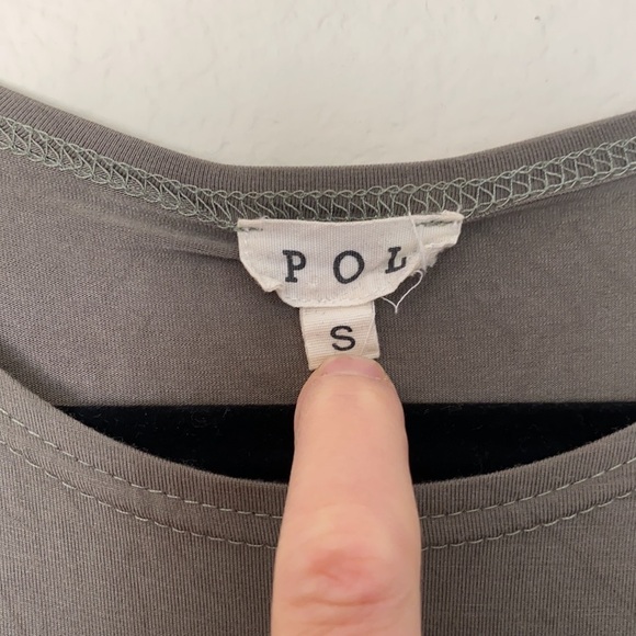 Pol muscle tank embroider feathers small runs big - Picture 2 of 4